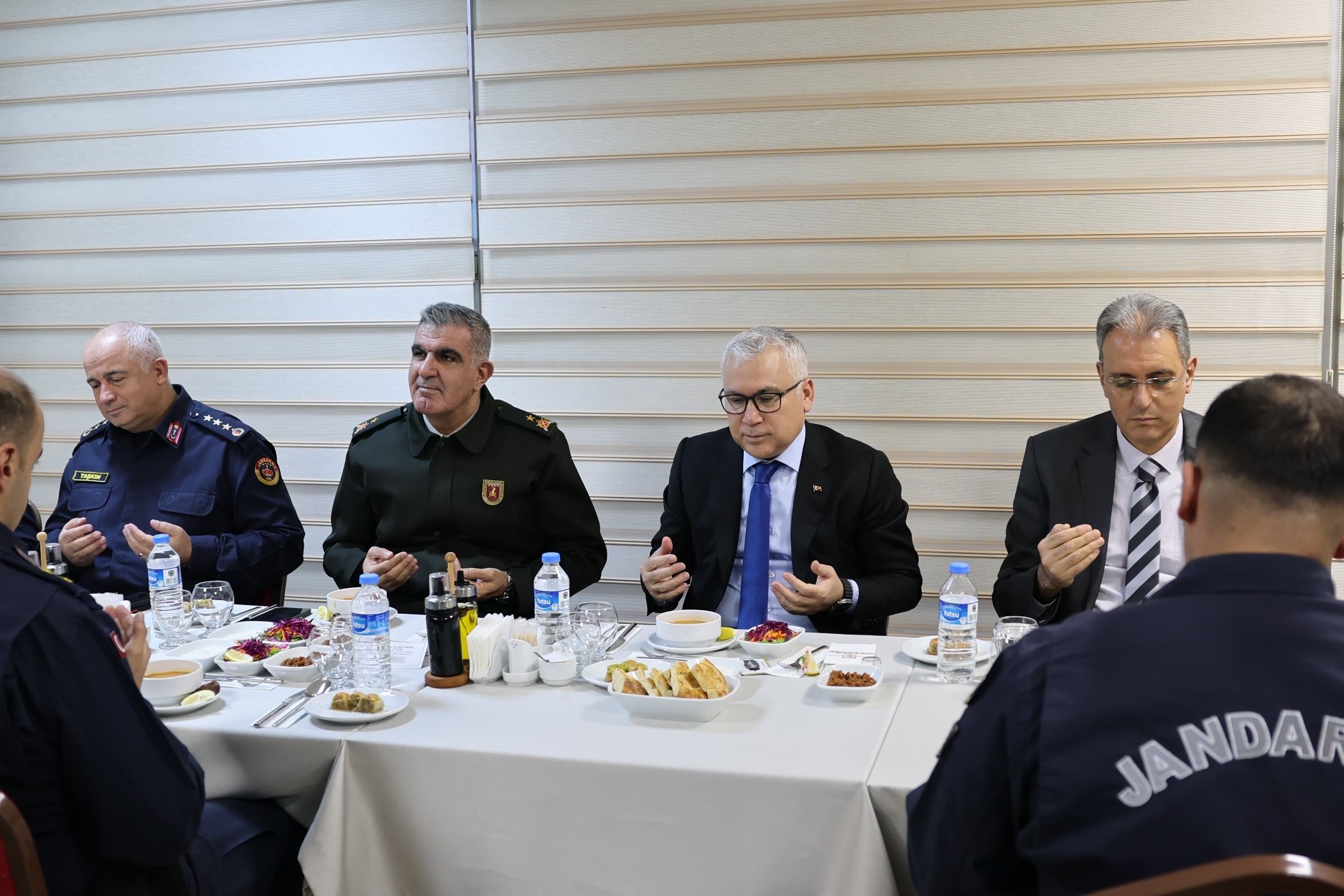 İftar Sofrasında Huzur ve Birlik Mesajı