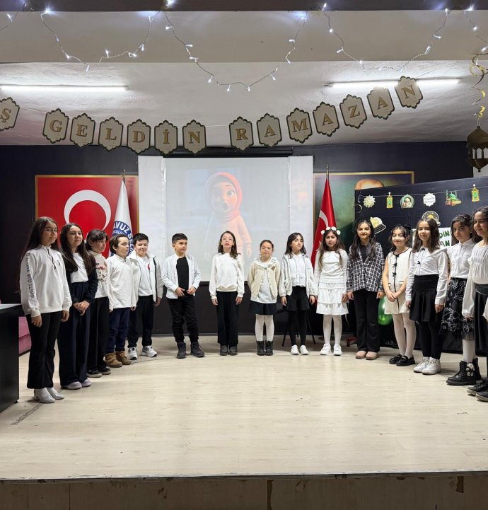 Öğrencilerden Ramazan şenliği