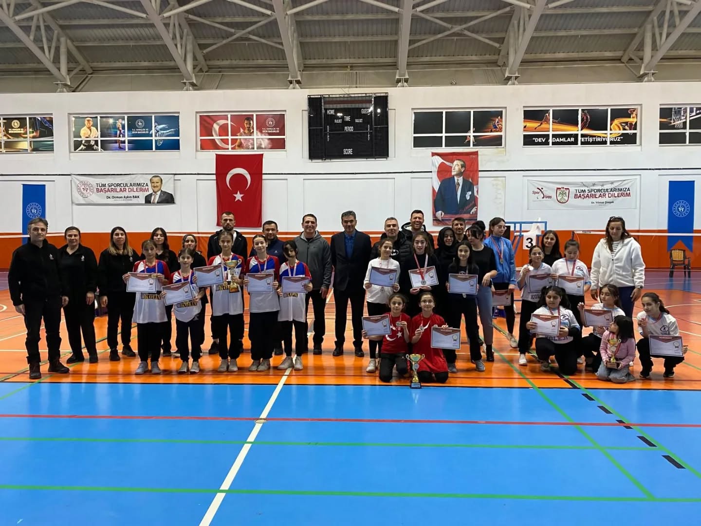 Sivas’ta badminton turnuvası coşkusu