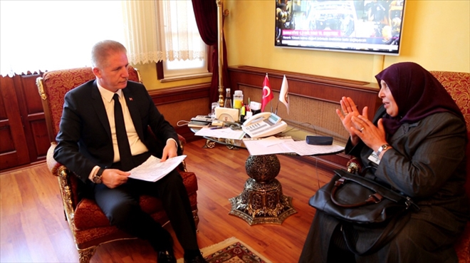 VALİ´YE OKUMA-YAZMA TEŞEKKÜRÜ