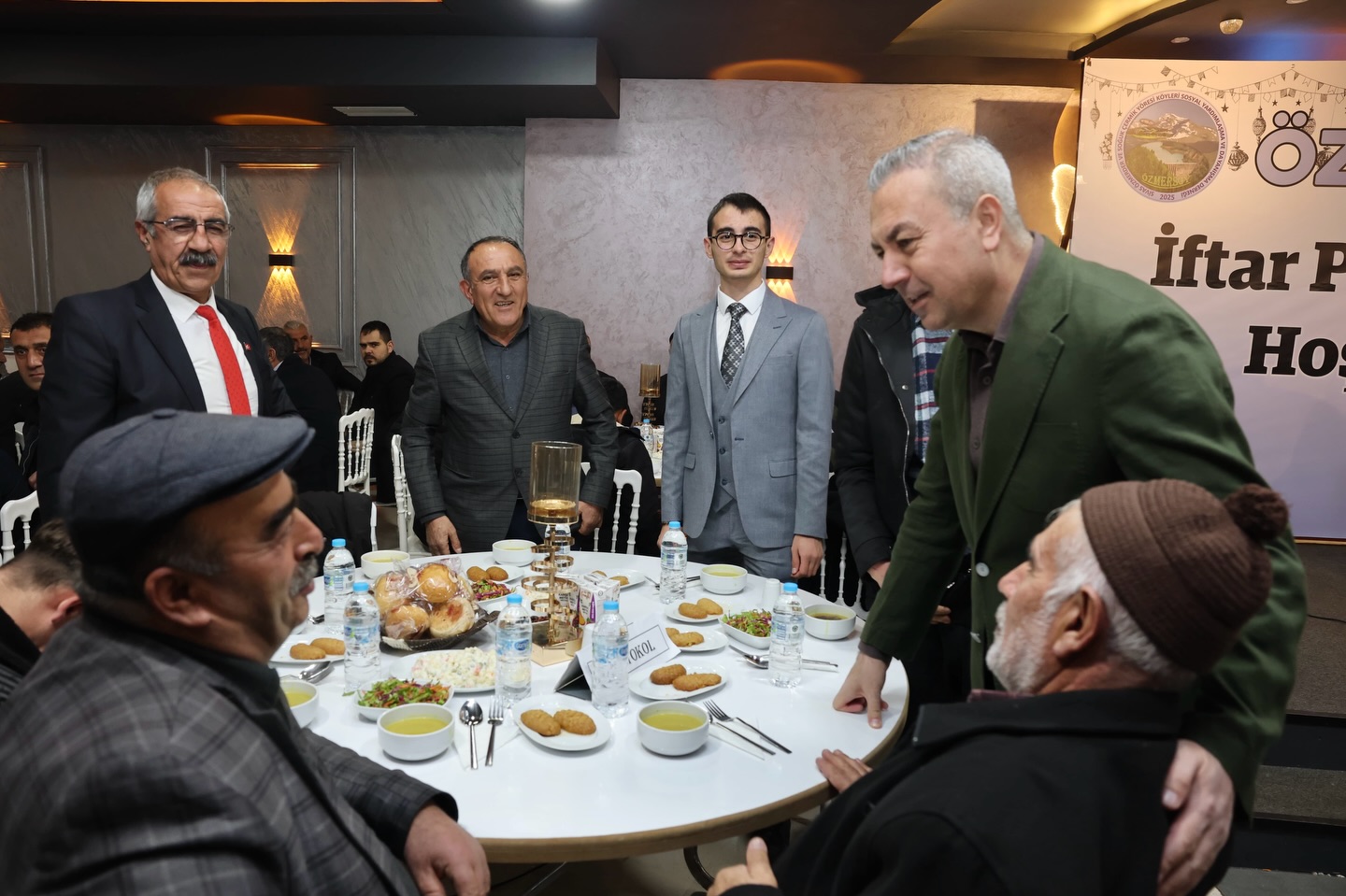 Adem Uzun Hemşehrileriyle İftarda