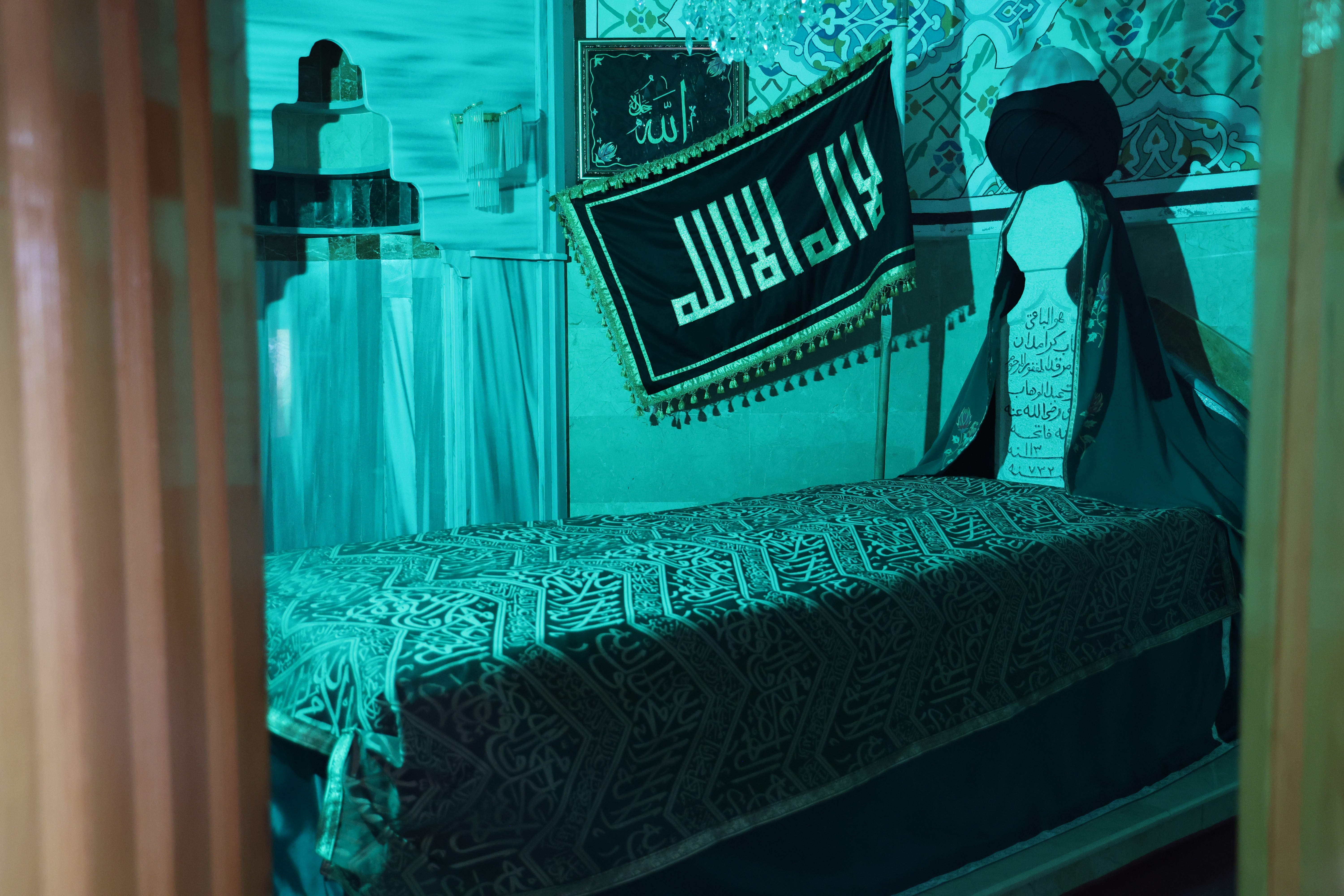 Sivas’ta uçurumun kenarındaki evliya