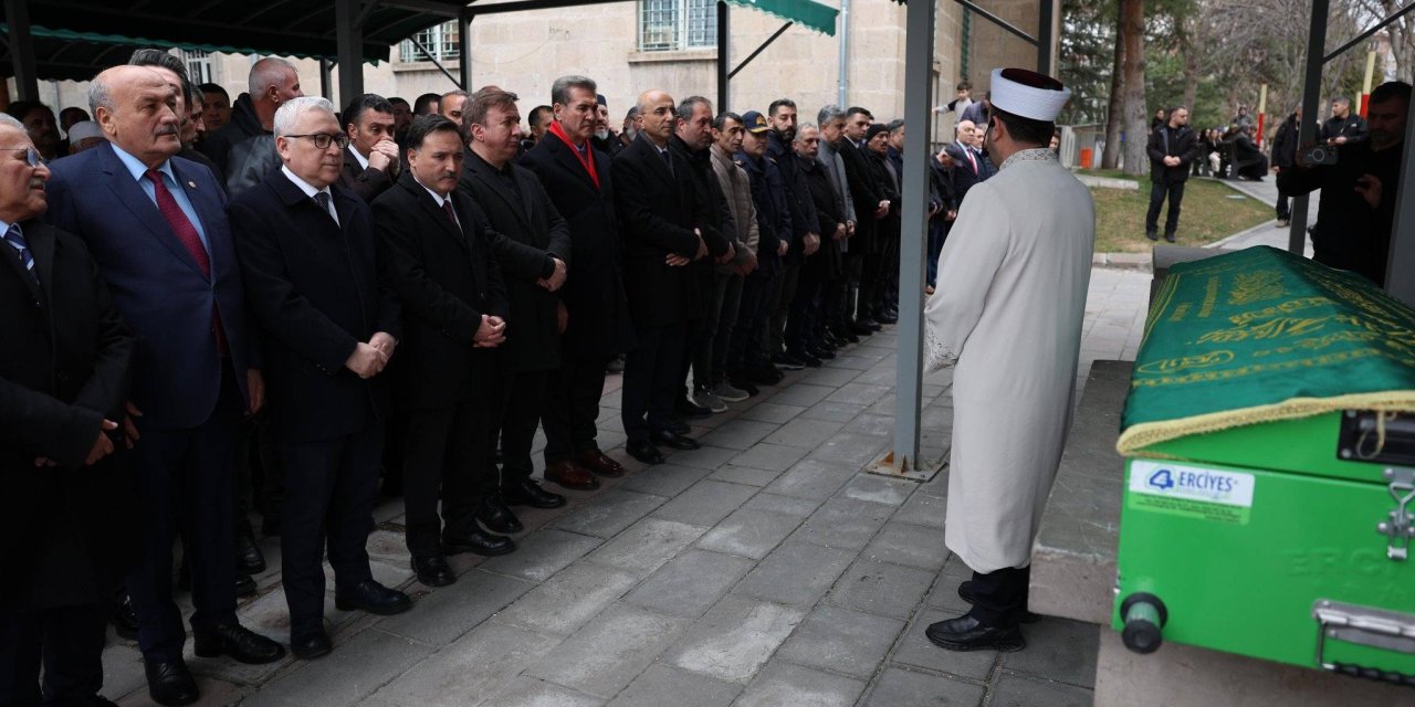 Vali Şimşek meslektaşını acı gününde yalnız bırakmadı