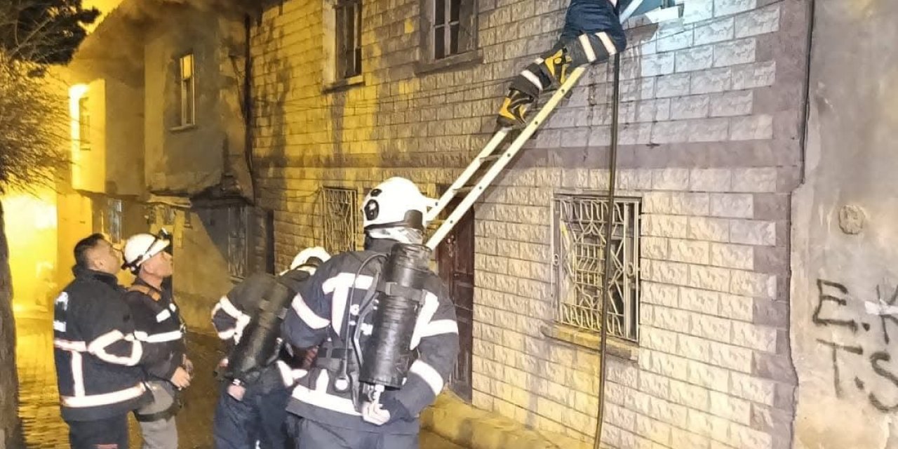 İki katlı evde yangın: 2 ölü