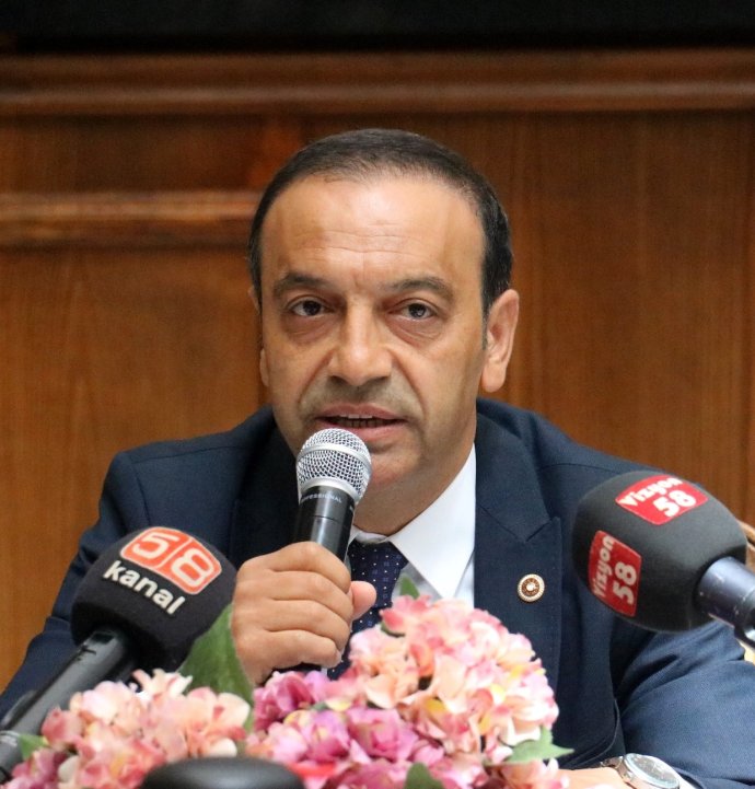 MHP’li Özyürek’ten Sivas’ın ozanına vefa mesajı