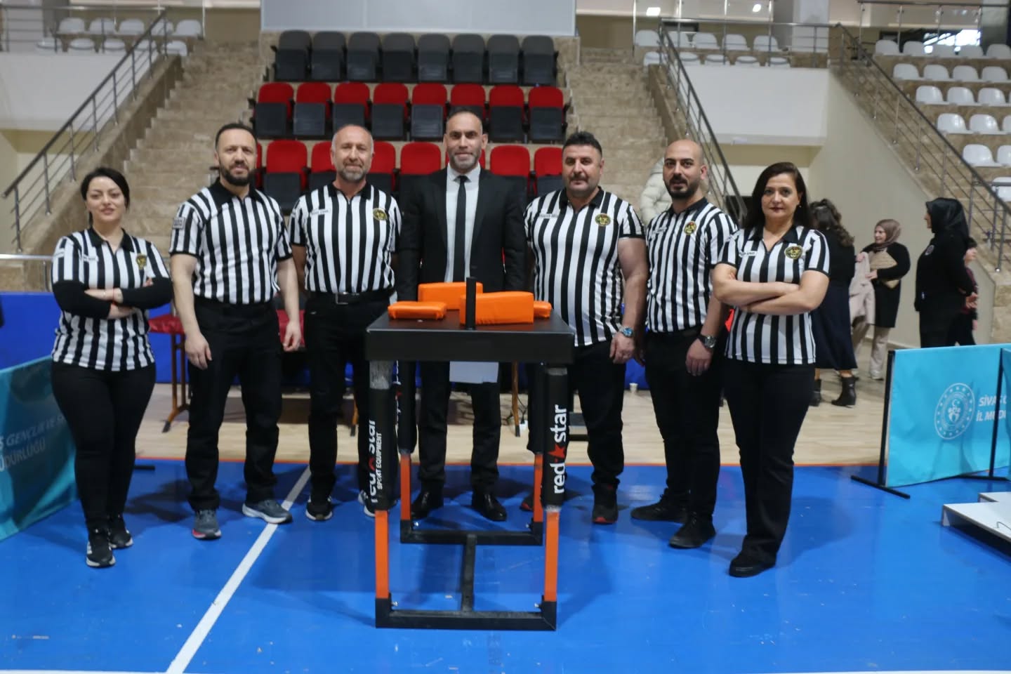 Sivas’ta bilek güreşi heyecanı