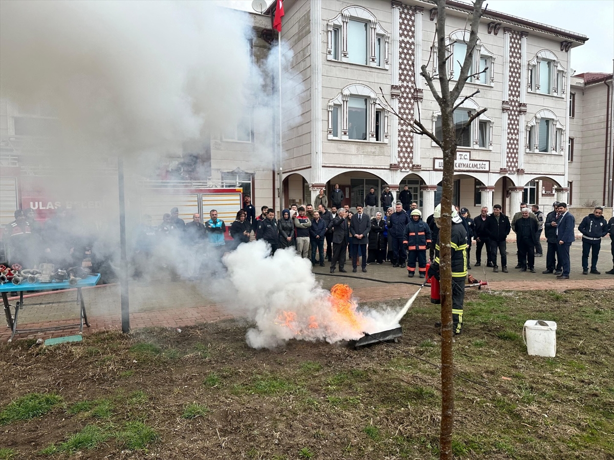 Ulaş’ta kamu personeline yangın eğitimi