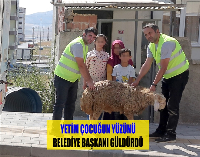 YETİM ÇOCUĞUN YÜZÜNÜ BELEDİYE BAŞKANI GÜLDÜRDÜ