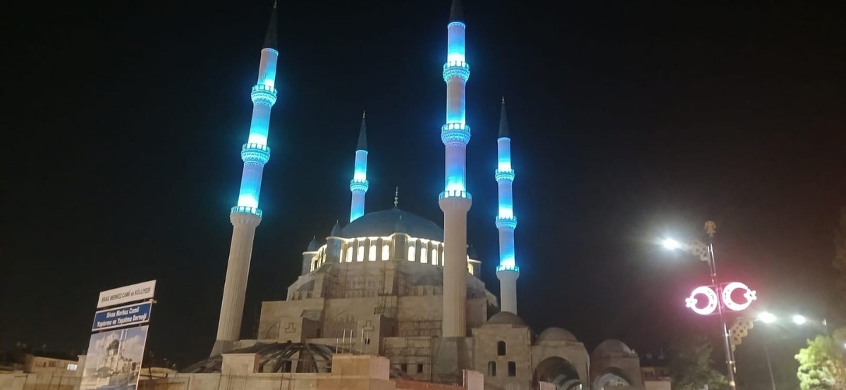 Sivas Merkez Camii’nde hedef büyük inanç tam