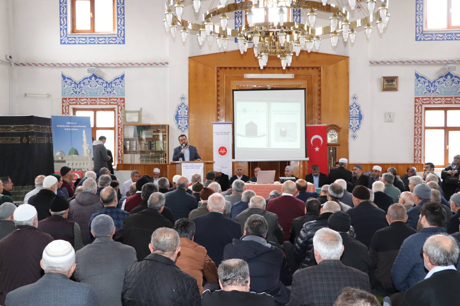 Sivas’ta hacı adaylarına seminer