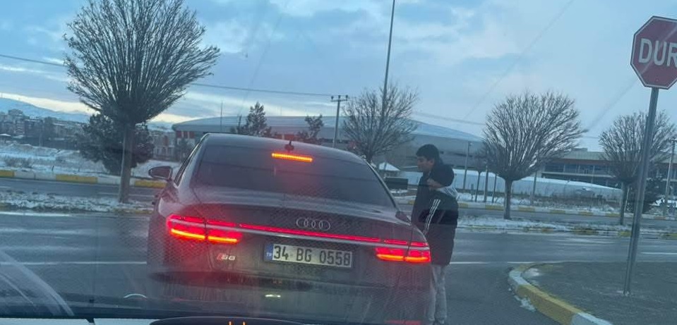 Sivasspor Başkanı Özçoban’dan Minik Taraftarlara Anlamlı Jest