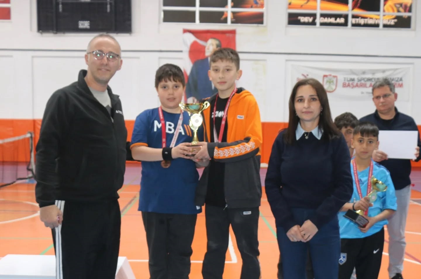 Sivas’ta Küçük Tenisçilerin Madalya Sevinci