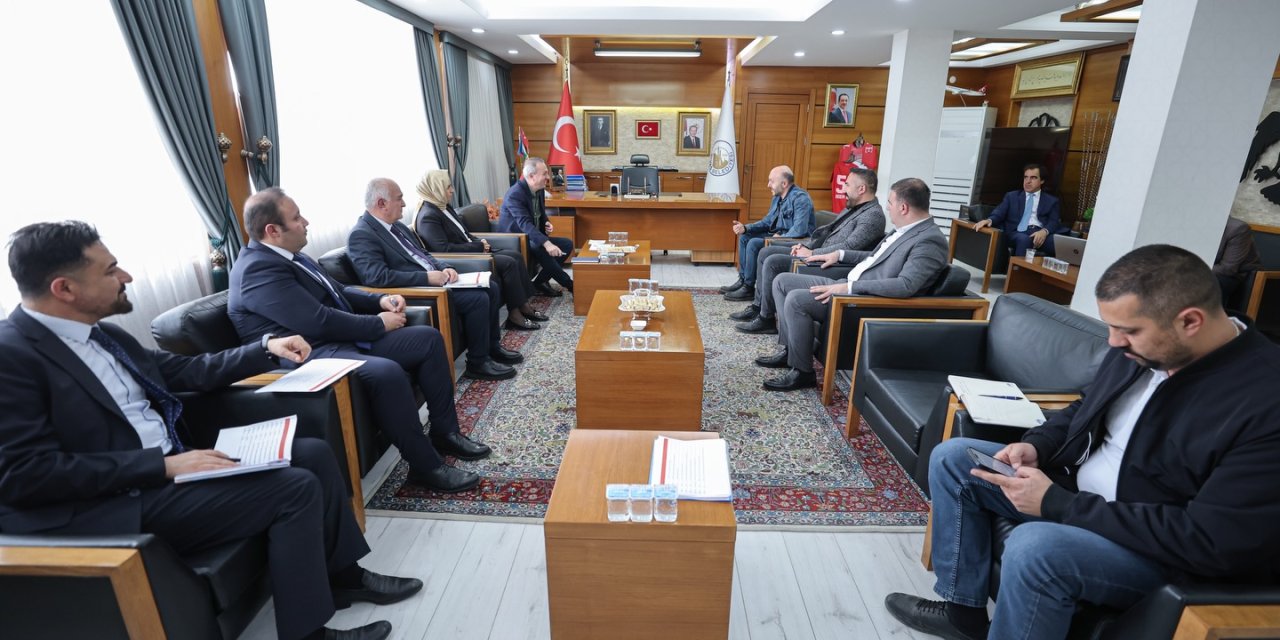 Sivas Belediye Başkanı Uzun halkı dinledi, not aldı