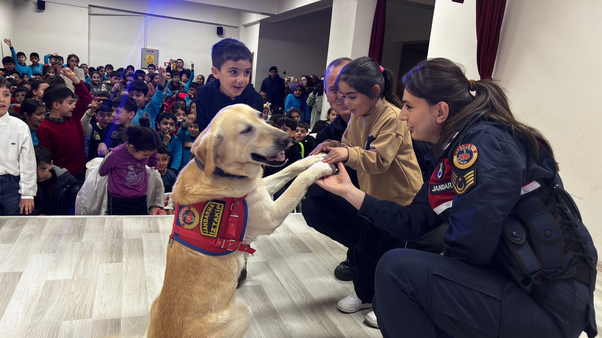 Sivas İl Jandarma’dan Öğrencilere Güvenlik Eğitimi