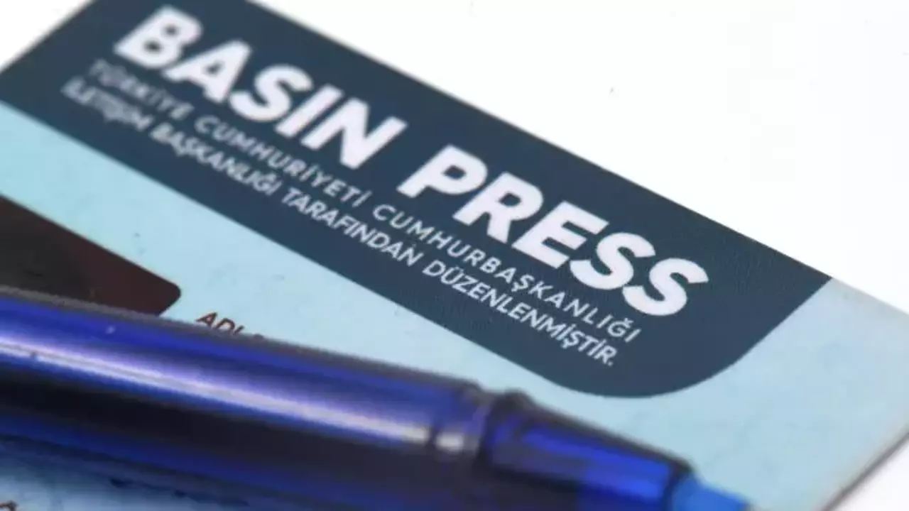 Basın Kartı Gösteren Gazeteciden Kimlik İstenmeyecek