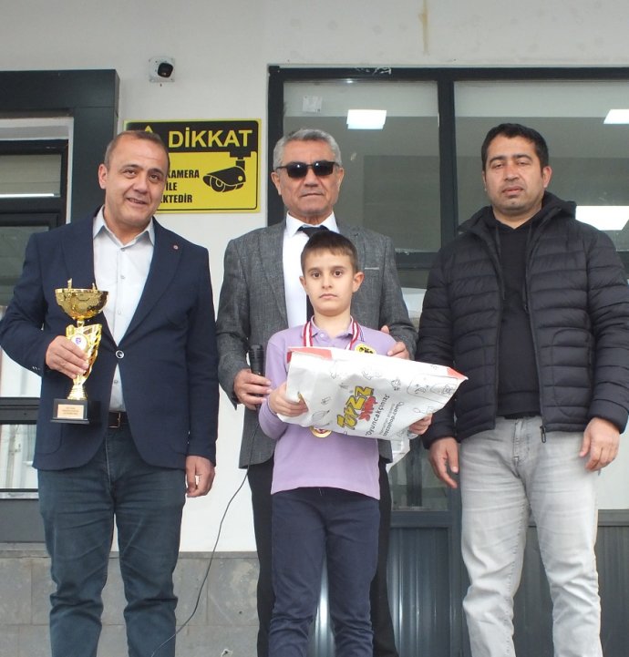 Sivaslı Minik Eskrimciden Türkiye Şampiyonluğu