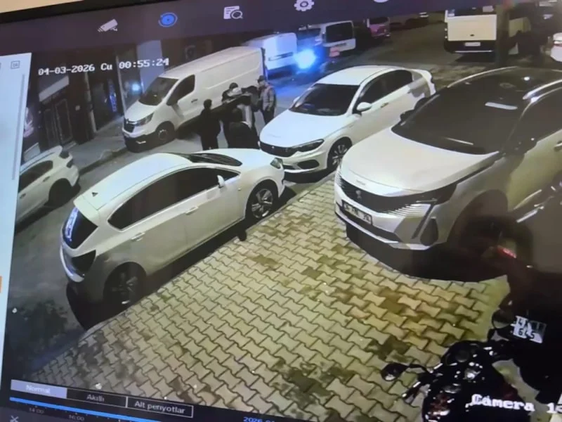 Kurye siparişi bırakmaya gitti, hırsızlar fırsatı kaçırmadı