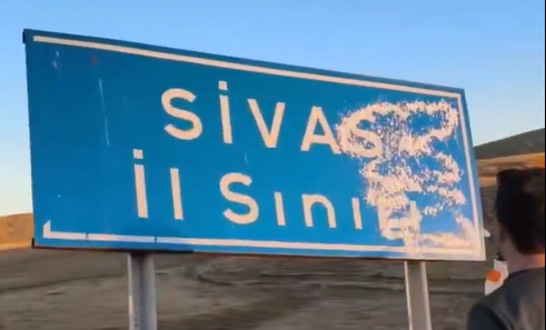 Sivas Tabelasını Köpükle Temizledi, Görüntüler Gündem Oldu