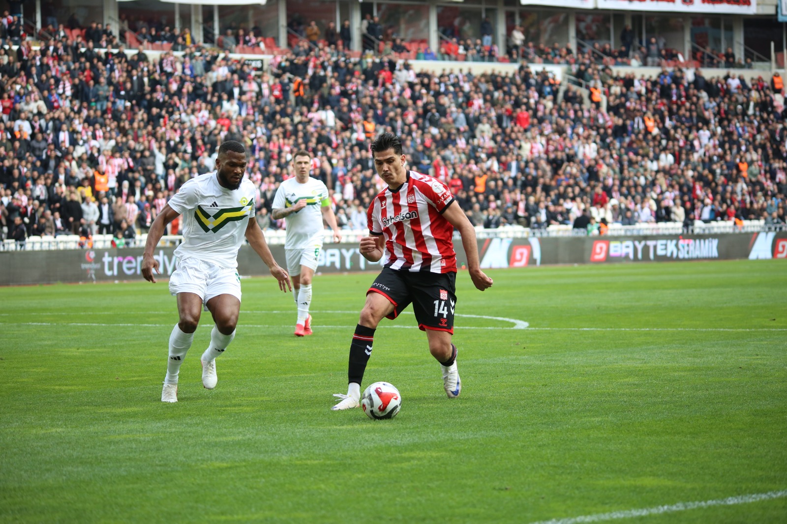 Sivasspor 10. mağlubiyetini aldı