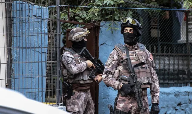 Sivas'ta FETÖ’nün askeri yapılanmasına darbe