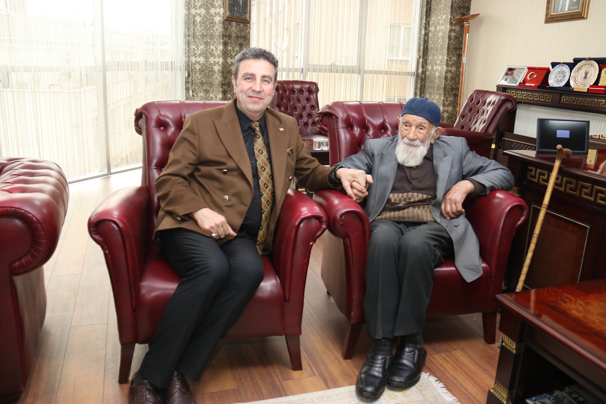 Esnaf Camiasında Kuşaklar Arası Vefa