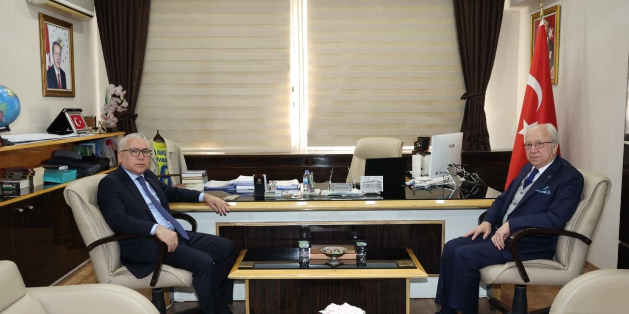 Vali Şimşek’ten Şarkışla’ya tebrik ziyareti