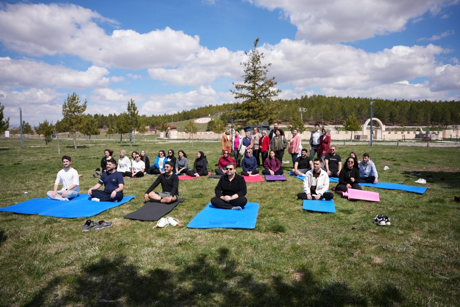 Cumhuriyet Üniversitesi’nde Doğayla İç İçe Pilates Etkinliği