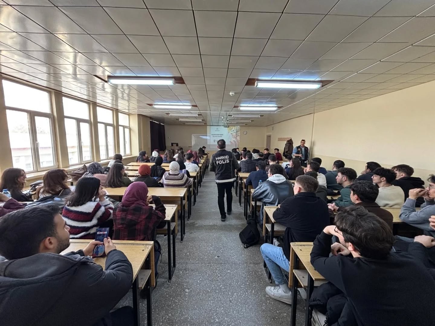 Sivas’ta Öğrencilere Uyuşturucuyla Mücadele Anlatıldı