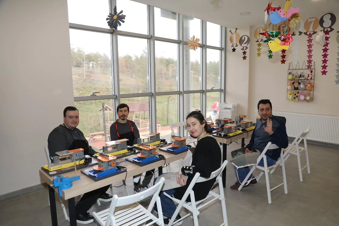 Sivas’ta özel gereksinimli bireyler için üretim atölyesi kuruldu