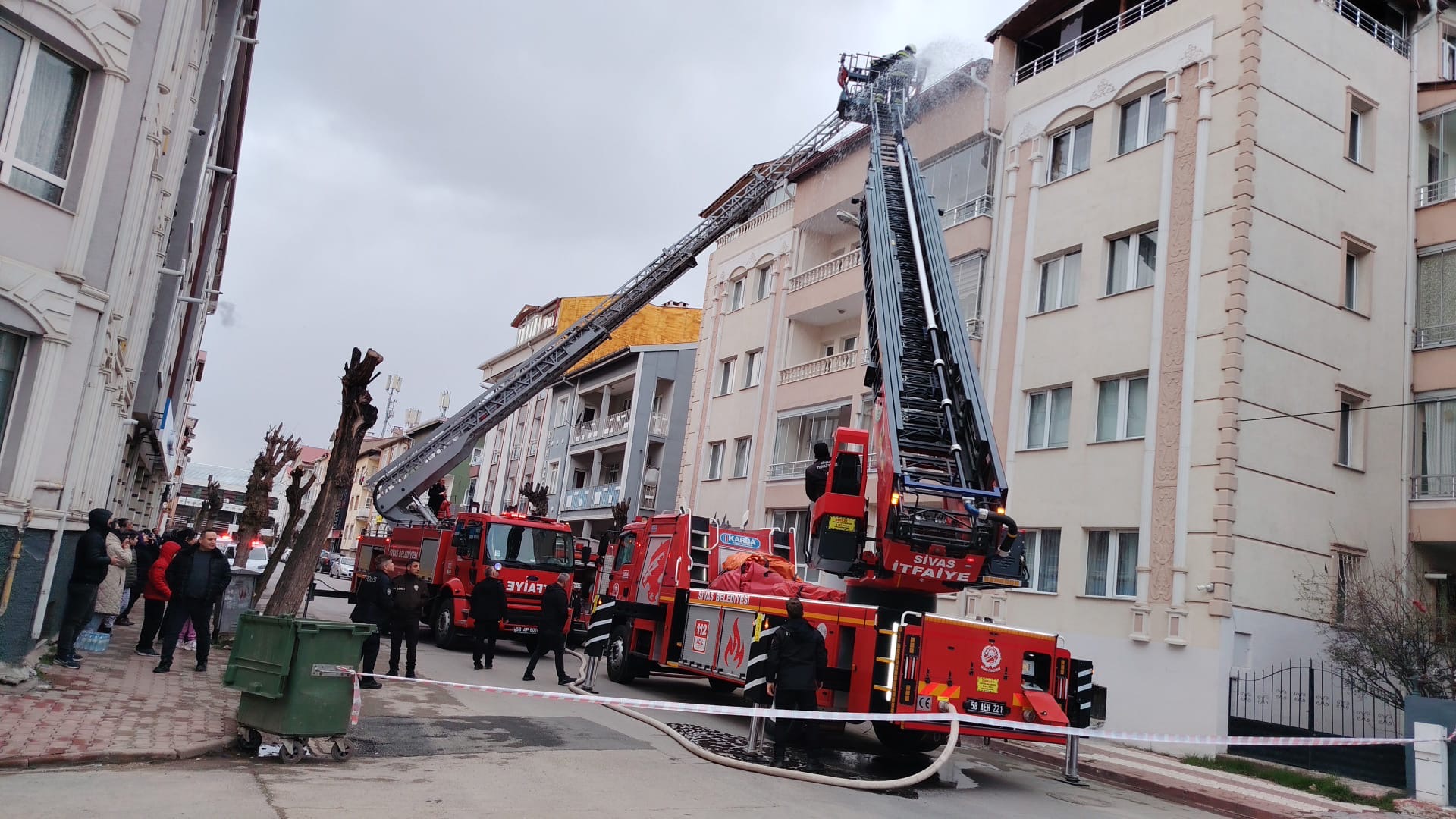 Sivas’ta Terasta Soba Patlaması Paniğe Neden Oldu