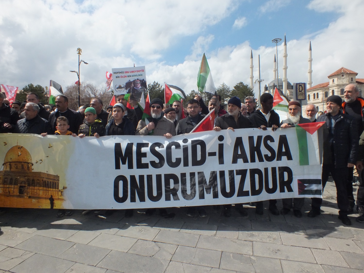 Sivas’ta binler Gazze için yürüdü