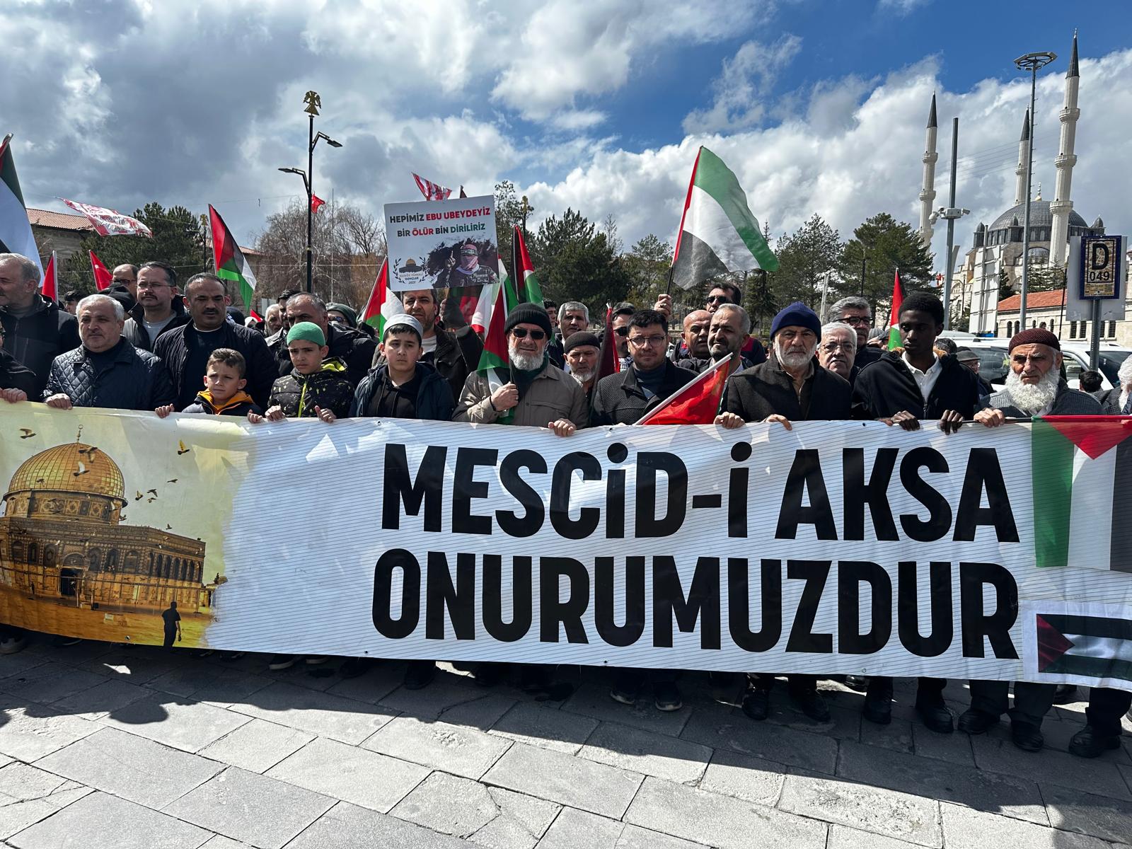 Sivas’ta binler Gazze için yürüdü