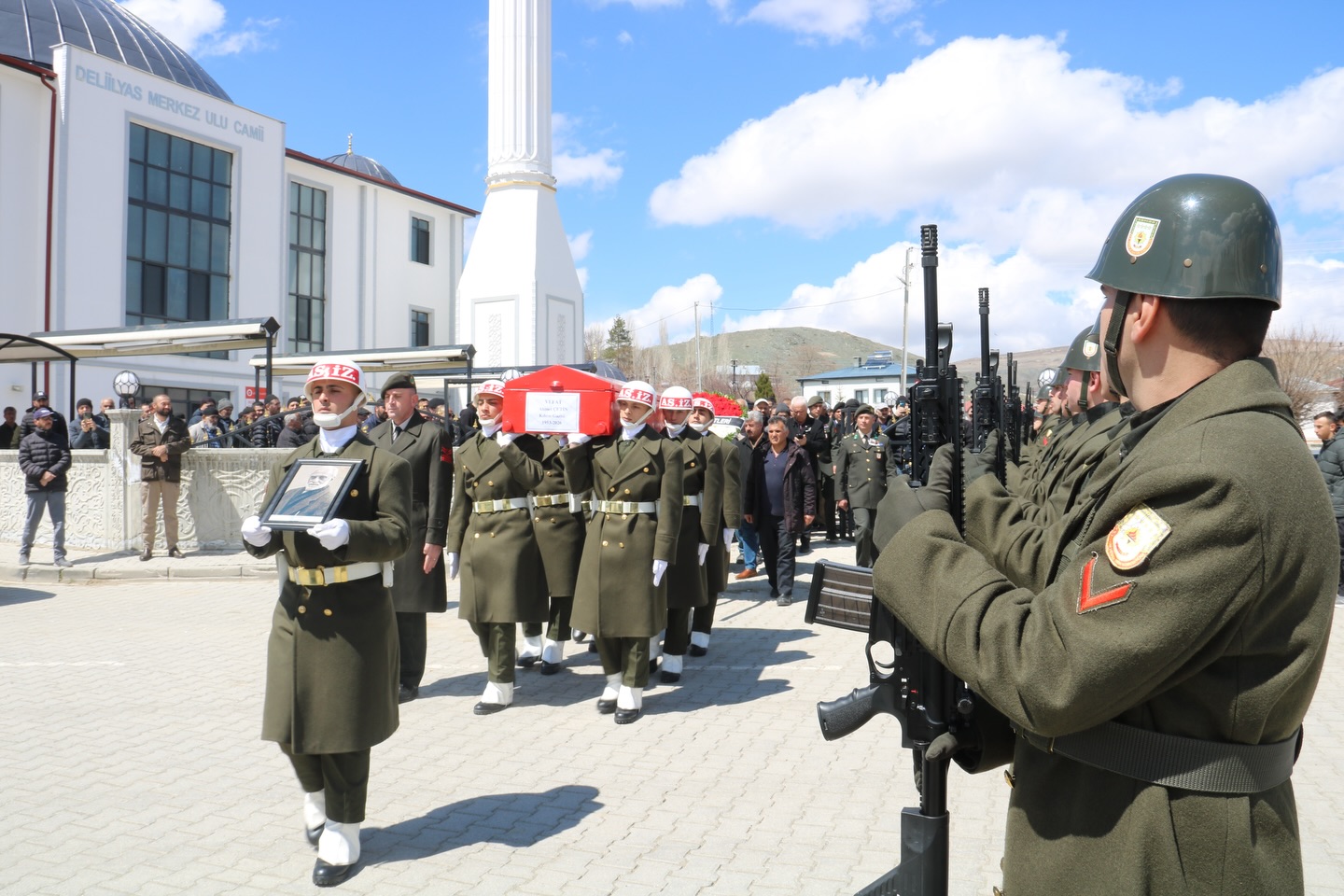 Sivas’ta vefa töreni: Kıbrıs gazisi Ahmet Çetin uğurlandı