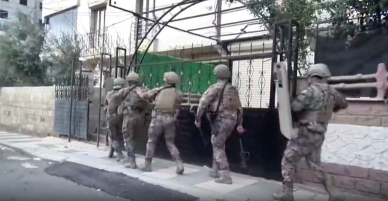 Sivas dahil 56 ilde DEAŞ’a büyük operasyon