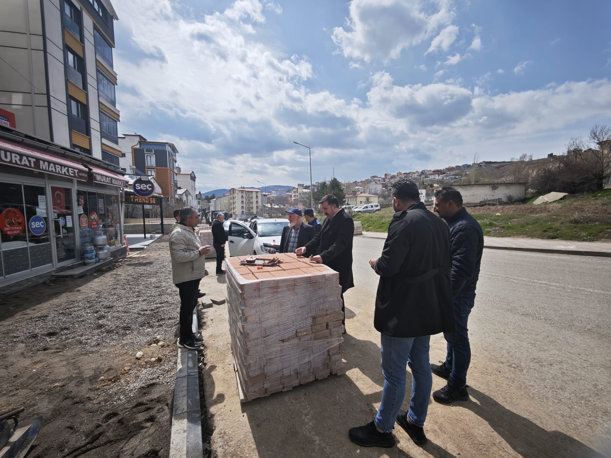 Suşehri'nde cadde aydınlatmaları yenileniyor