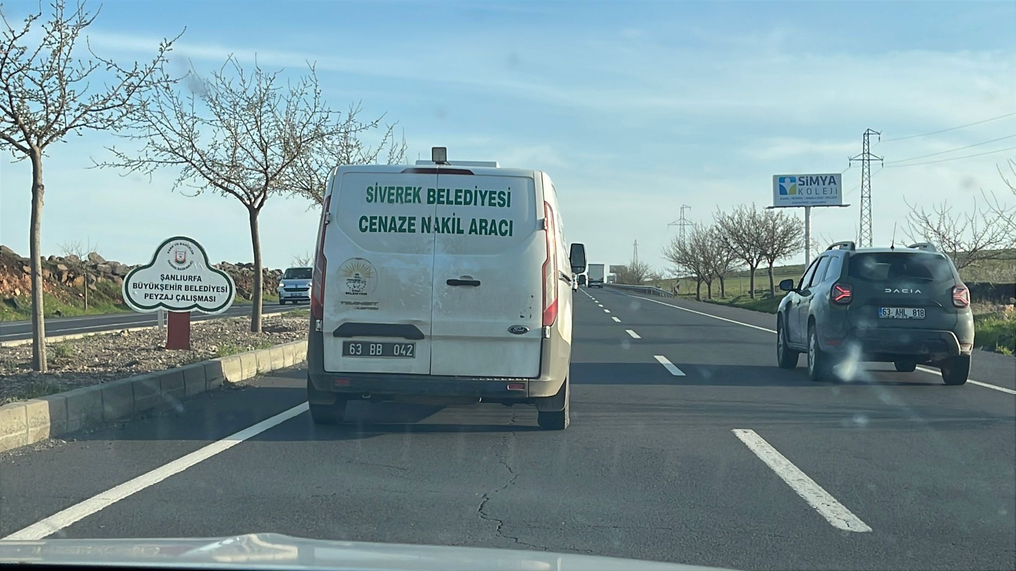 16 kişiyi yaralayan saldırgan sessizce toprağa verildi