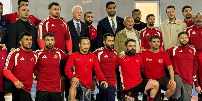 Eski Sivas Valisinden Sivaslı Başkana ziyaret