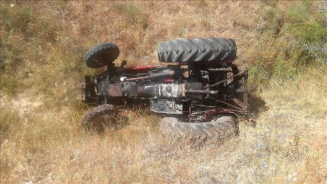 SUŞEHRİ´NDE TRAKTÖR DEVRİLDİ:1 ÖLÜ