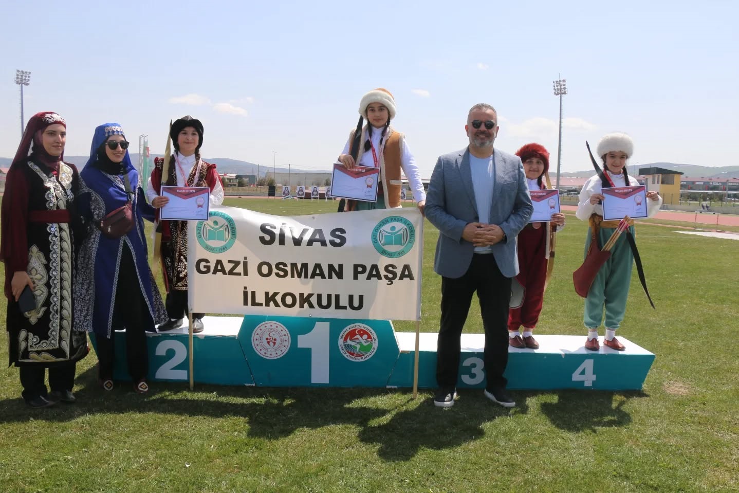 Sivas’ta 140 sporcu okçulukta yarıştı