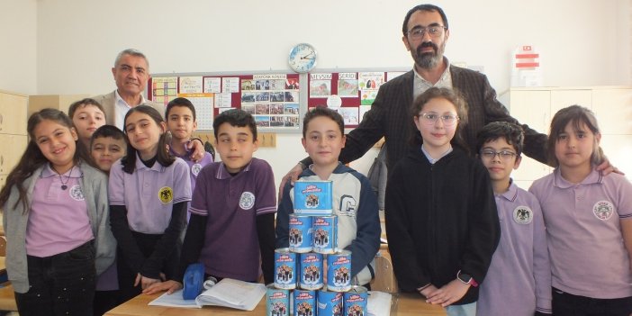 Sivas’ta öğrencilerden yetim çocuklara anlamlı destek