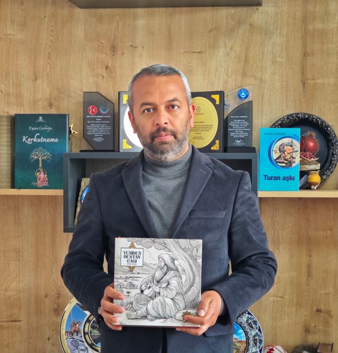 Sivaslı akademisyenden kültür dünyasına katkı