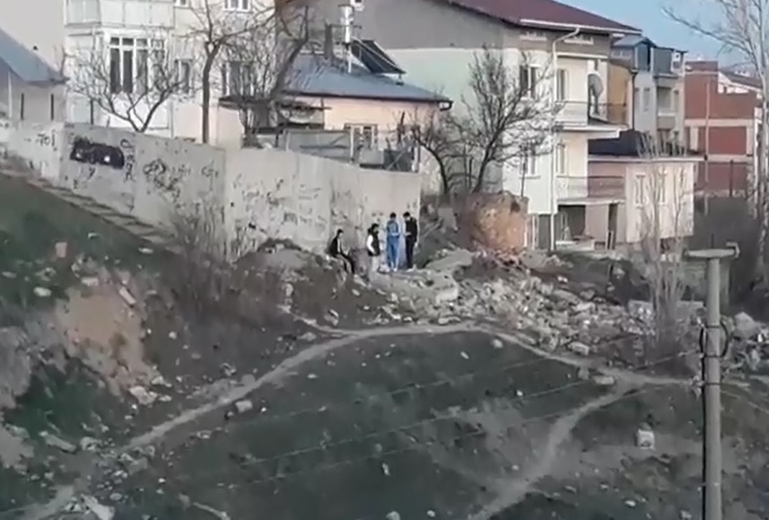 Sivas'ta mahalleli endişeli: “Çocuklara sahip çıkılsın”