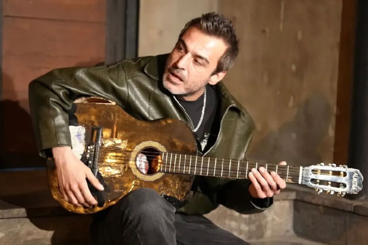 Ünlü şarkıcı Rıza Tamer hayatını kaybetti