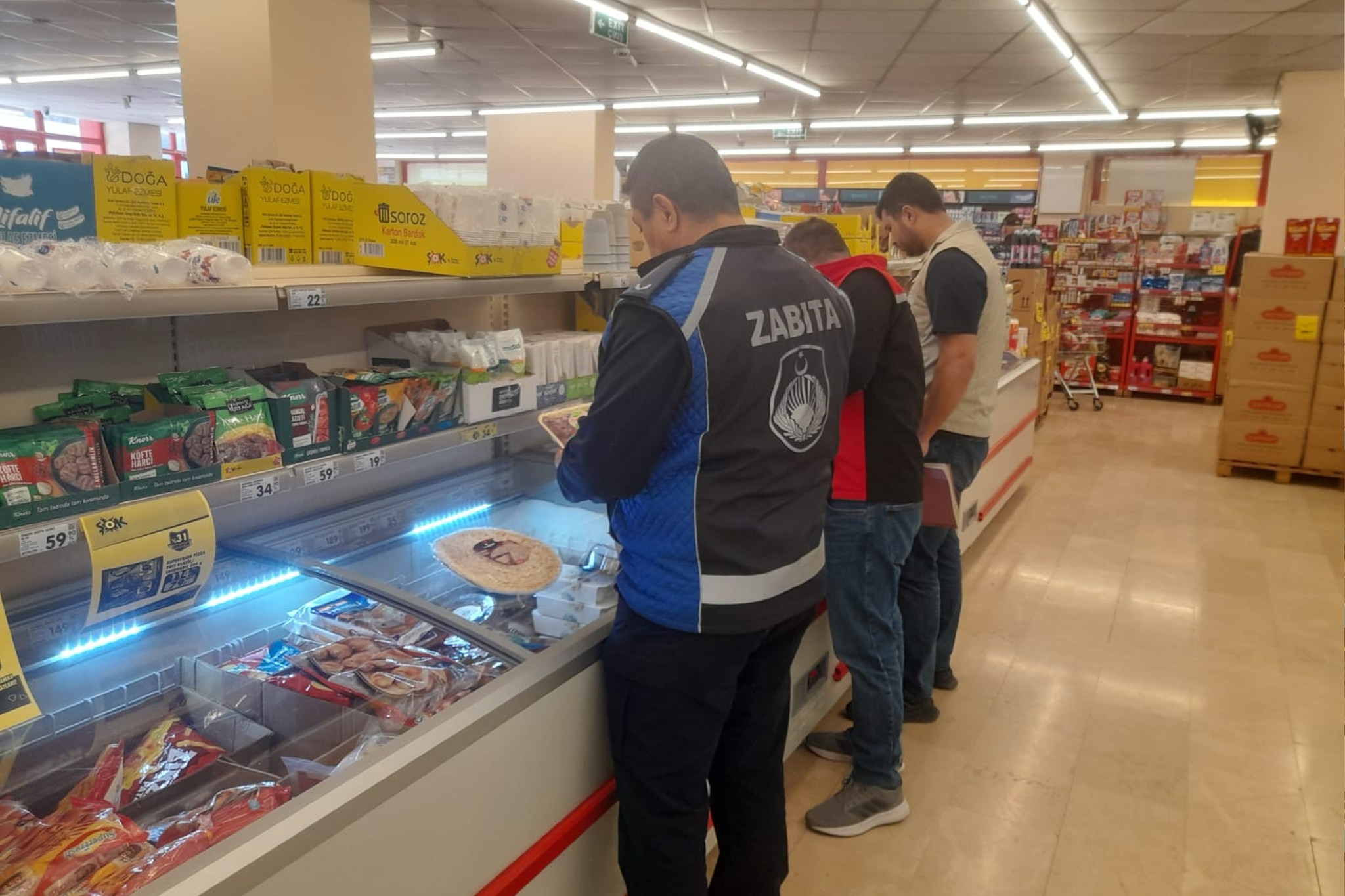 Sivas'ta marketler mercek altında