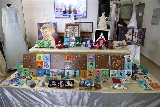 MİNİK KURSİYERLERİN ESERLERİ GÖRÜCÜYE ÇIKTI