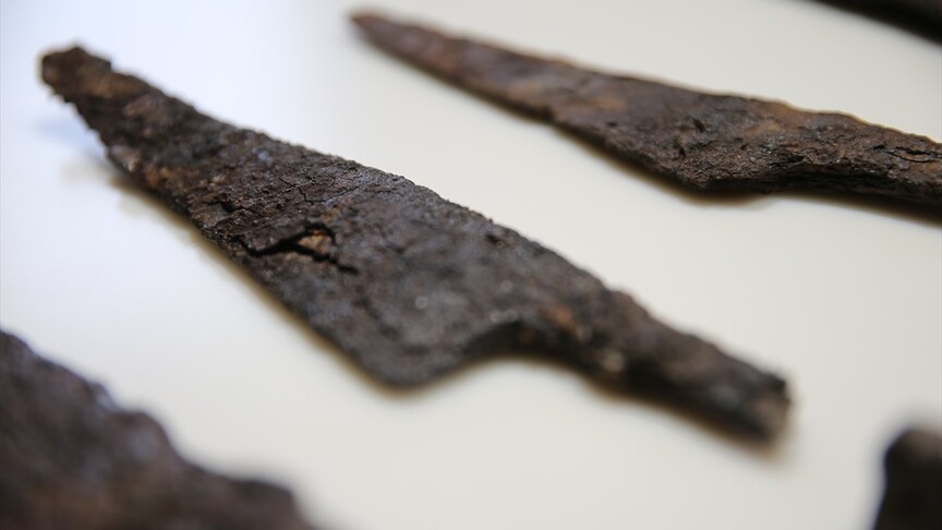 1500 yıllık bıçaklar gün yüzüne çıkarıldı