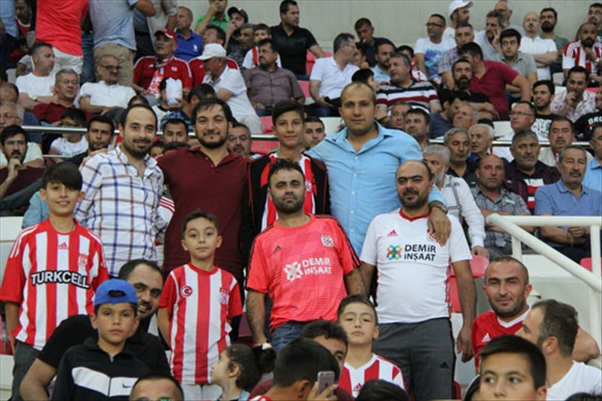 TARAFTARLAR ARANIN İLAÇ OLMASINI BEKLİYOR