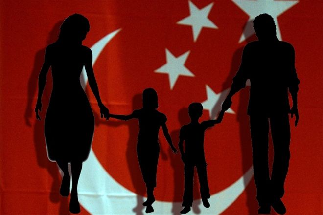 "AİLE, İNSANLIĞIMIZI KURTARACAK KALEDİR"