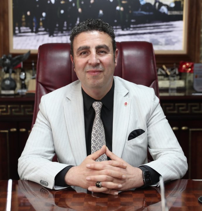 Demirgil’den 23 Nisan’da anlamlı mesaj