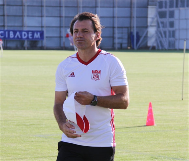 Kırmızı-Beyazlı Ekipte Teknik Direktör Tamer Tuna  20 FUTBOLCUYA ŞANS VERDİ